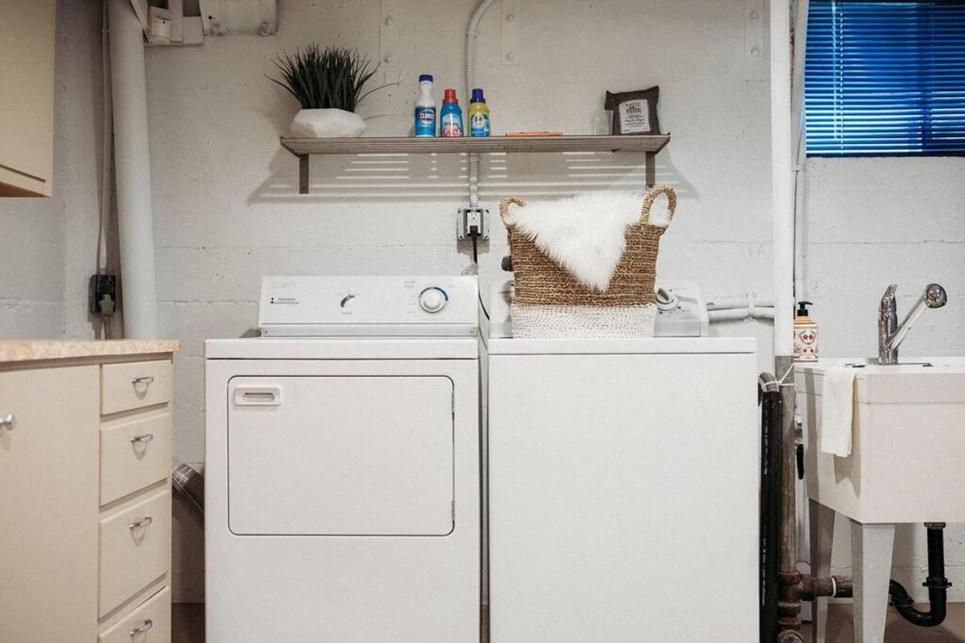 Style Meets Comfort In Beautiful Design バンクーバー エクステリア 写真